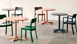 pastis-table-hay