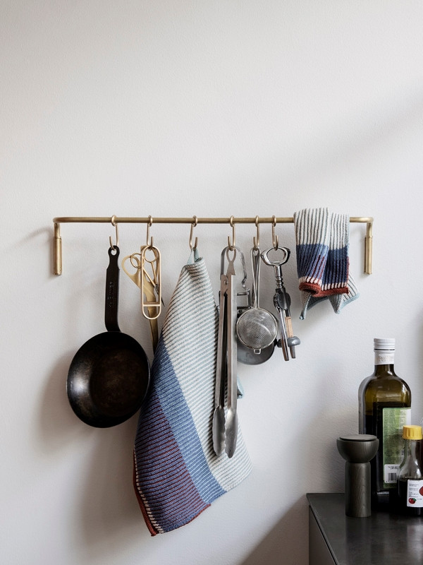 kitchen-rod-brass-ferm_living