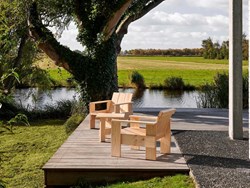 crate-lounge-chair-wb-lacquer-pinewood-hay-4