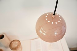 Ball-pendant-ø18cm-glossy-nude-frandsen-2