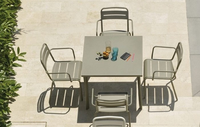 table-star-grey-green-2