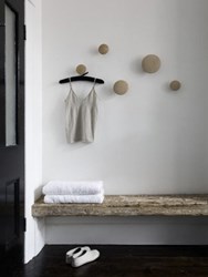 muuto-dots-patères-chêne