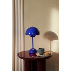 lampe-vp9-cobalt-blue-andtradition-2