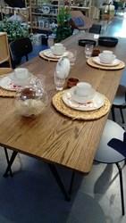 table-pyramid-hay-3