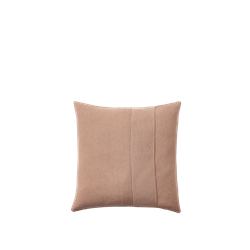 layer-cushion-rose-muuto