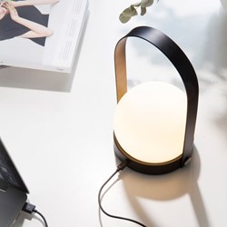 Carrie-lamp-black-menu-2