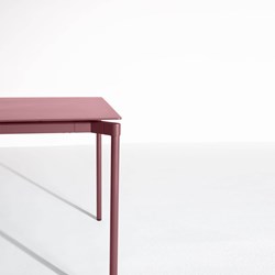 table-rectangulaire-fromme-brun-rouge-petite-friture-3