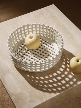ceramic-centerpiece-white-ferm_living-2