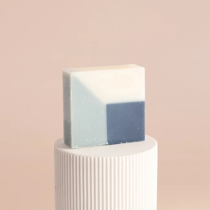 savon-fenetre-pommier-ciment