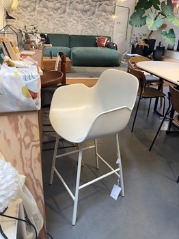 Form-Bar_Armchair-65cm-white-normann-copenhagen-2