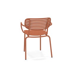 MOM-chaise-de-jardin-accoudoir-rouge-3-Emu