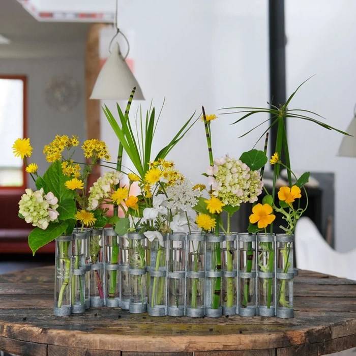 0803-vase-avril-tse-tse