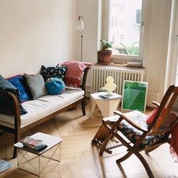 Occasional-Table-blanc-2-Vitra