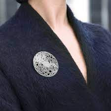 Broche En étain Argenté - Bijou Fantaisie Neuf, Sans Emballage
