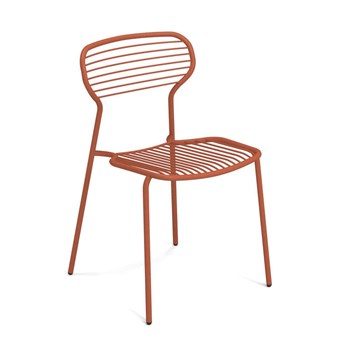 chaise-apero-rouge-erable-emu