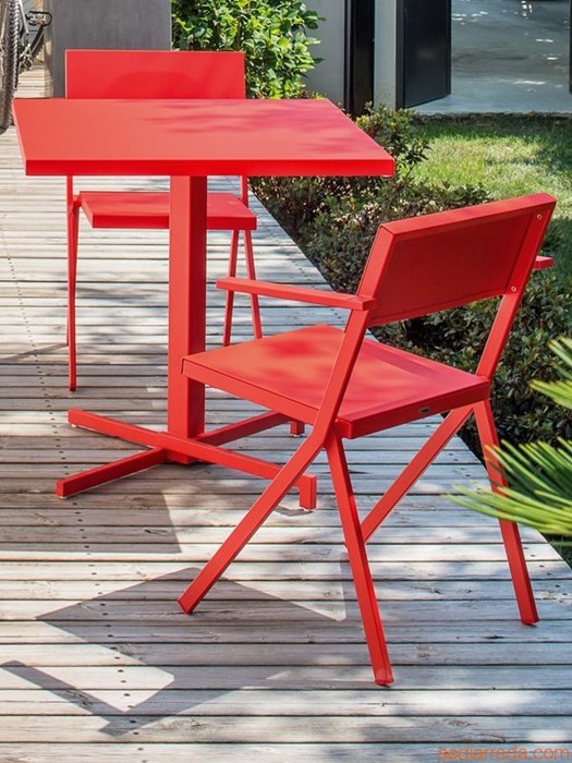 chaise-mia-emu-rouge