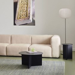 slit-table-wood-round-xl-black-wb-lacquer-black_hay-3