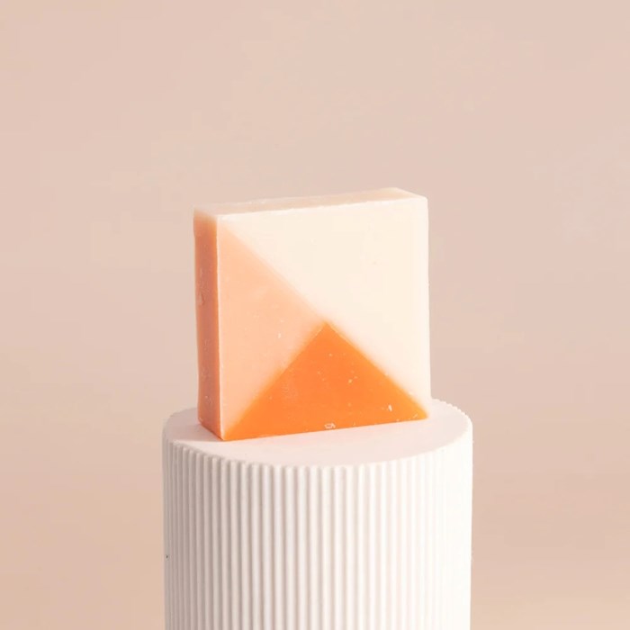 savon-facette-poudrée-ciment