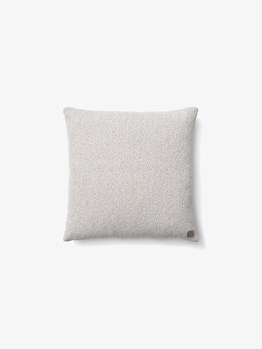 And-Tradition-Collect-Boucle_Cushion-IvorySand-carré