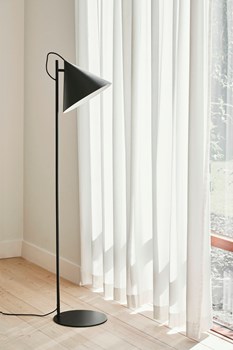 Benjamin-floor-lamp-black-frandsen